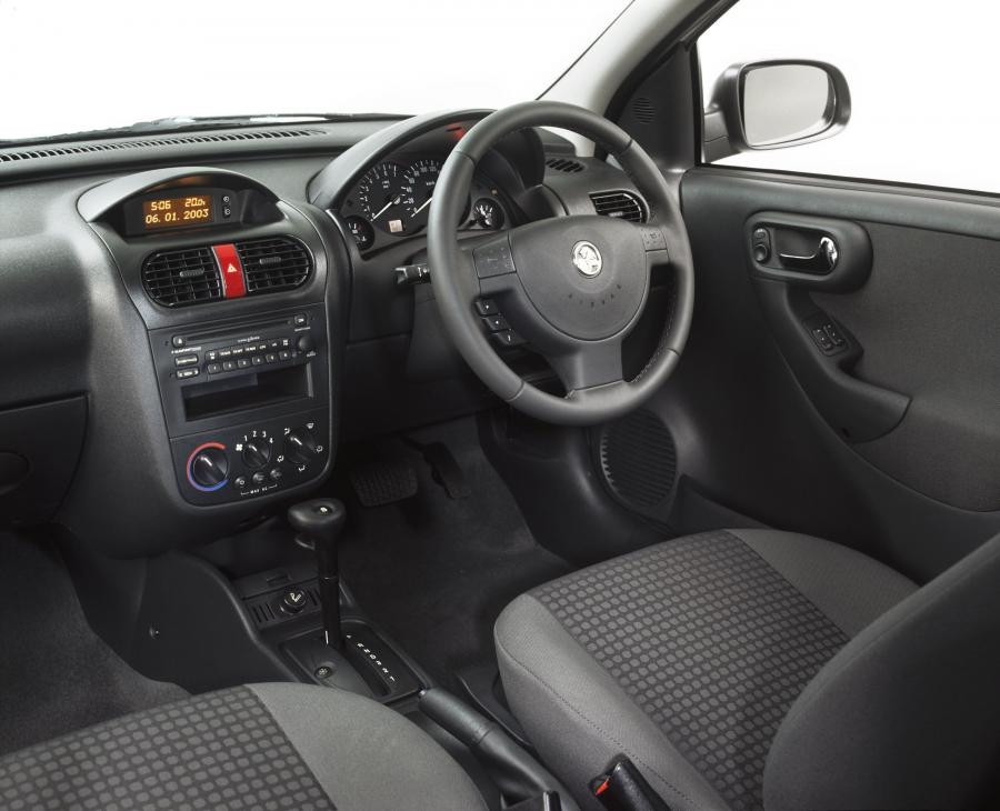  Holden Barina XC 2001 года  (фото 30 из 33)